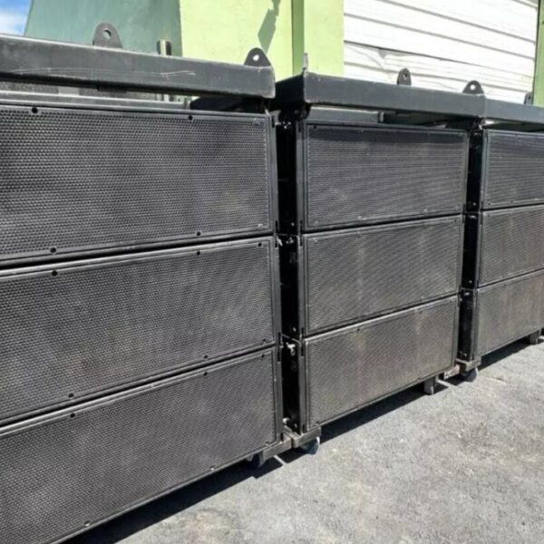 Meyer Sound M3D Powered Curvilinear Array Speakers (Pair) – Used