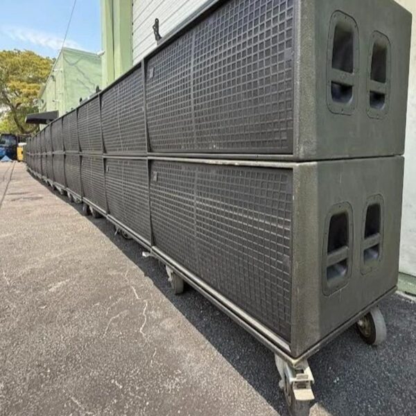 DAS Event 218A Dual 18″ Powered Line Array Subwoofers w/ Covers & Rain Hoods – Used