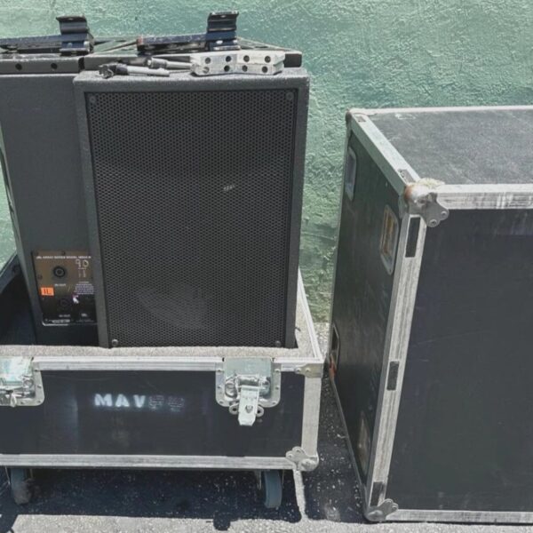JBL Array Series 4892A Active Speakers in Wheeled Hard Case – Used