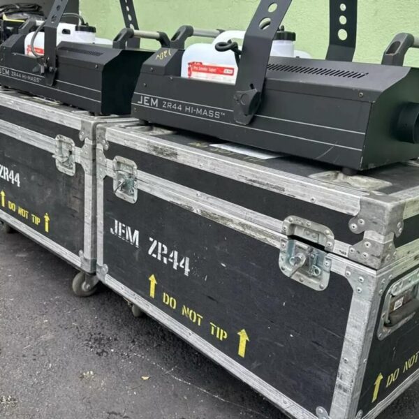 Martin JEM ZR44 Hi-Mass Fog Machine – 120V – 378 (One)